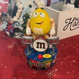 VTG. M&M’s Rock Stars Yellow Peanut Musical Drummer Player Figurine
